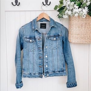 SOLD** ZARA denim jacket